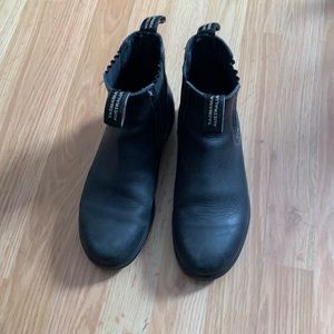 Black Blundstone